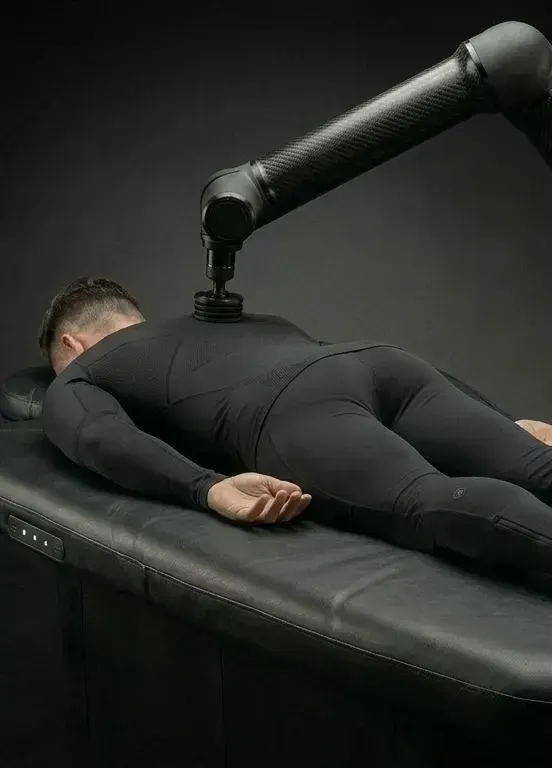 Self percussion hovedet arbejder på den øvre ryg